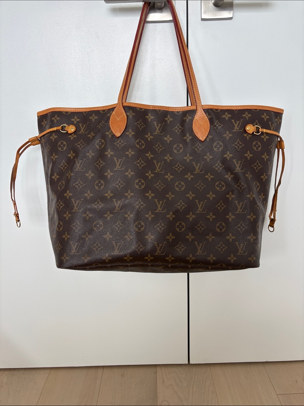Well Loved Louis Vuitton Neverfull Tote GM in Classic Monogram